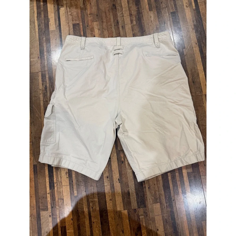 Roundtree & Yorke Cargo Shorts Mens 50 Tan Good Outdoors Cotton Utility